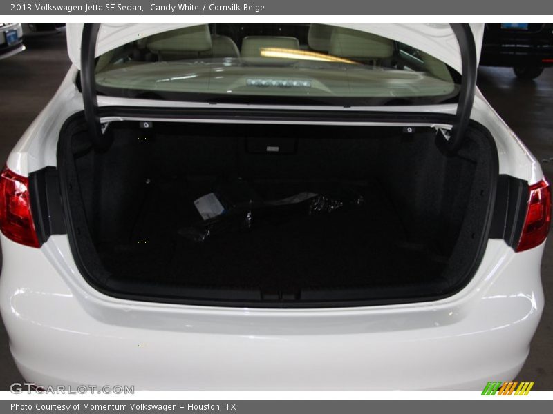 Candy White / Cornsilk Beige 2013 Volkswagen Jetta SE Sedan