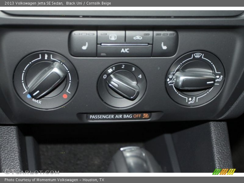 Controls of 2013 Jetta SE Sedan