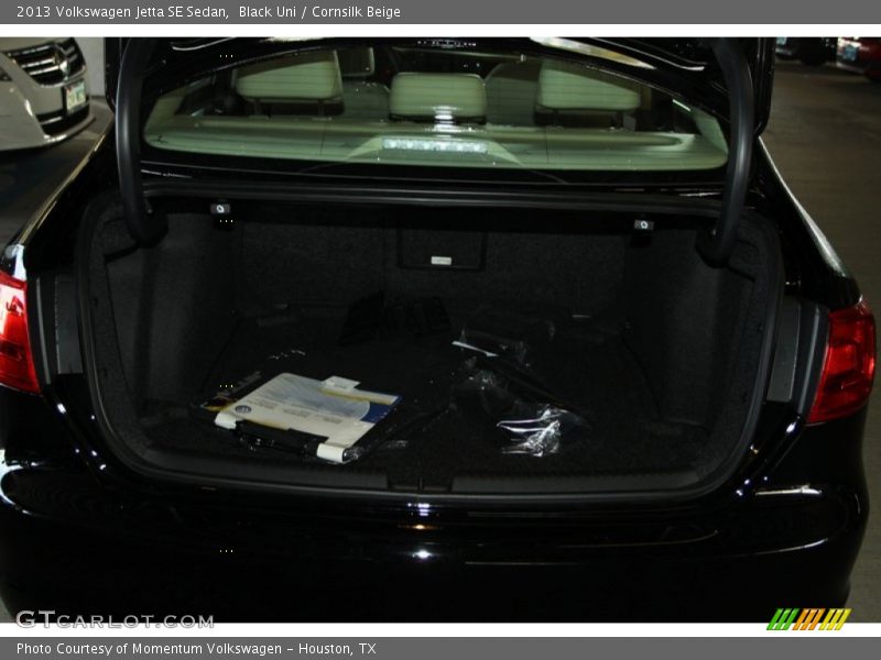 Black Uni / Cornsilk Beige 2013 Volkswagen Jetta SE Sedan