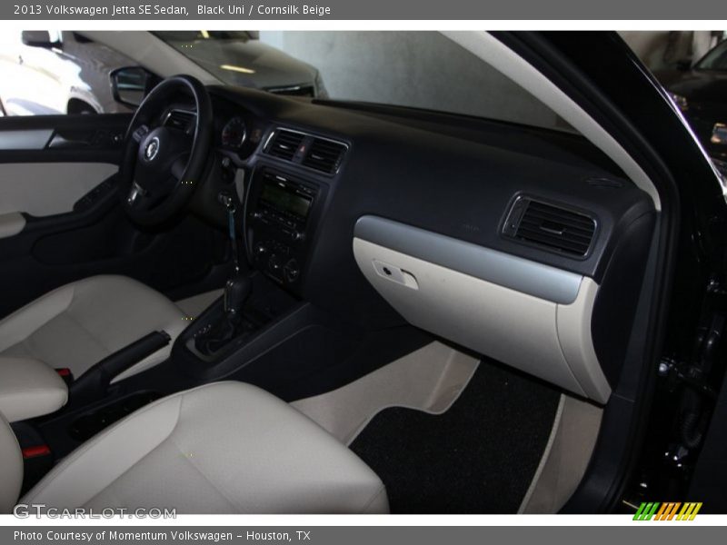 Black Uni / Cornsilk Beige 2013 Volkswagen Jetta SE Sedan