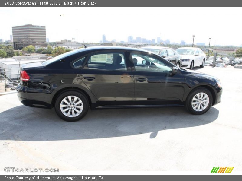 Black / Titan Black 2013 Volkswagen Passat 2.5L S