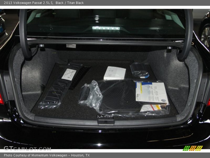 Black / Titan Black 2013 Volkswagen Passat 2.5L S