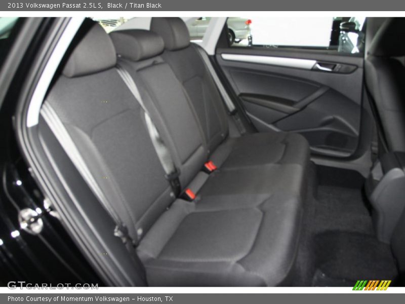 Black / Titan Black 2013 Volkswagen Passat 2.5L S