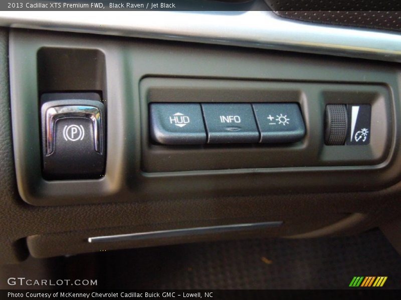 Controls of 2013 XTS Premium FWD