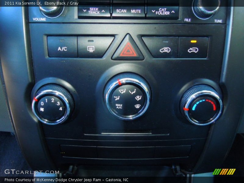 Ebony Black / Gray 2011 Kia Sorento LX