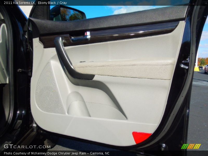 Ebony Black / Gray 2011 Kia Sorento LX