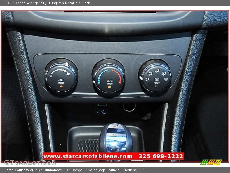 Tungsten Metallic / Black 2013 Dodge Avenger SE