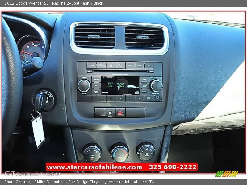 Redline 2-Coat Pearl / Black 2013 Dodge Avenger SE