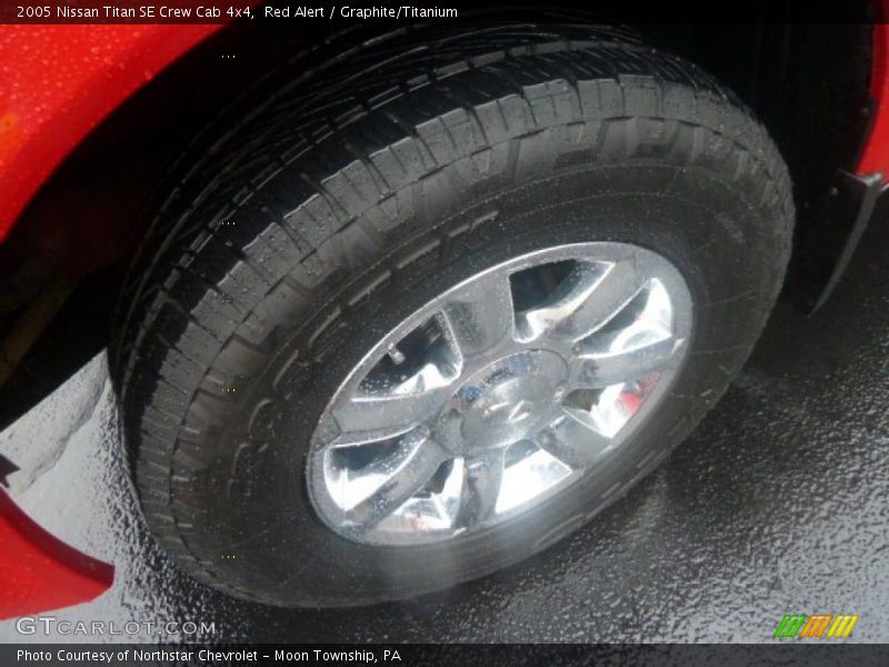 Red Alert / Graphite/Titanium 2005 Nissan Titan SE Crew Cab 4x4