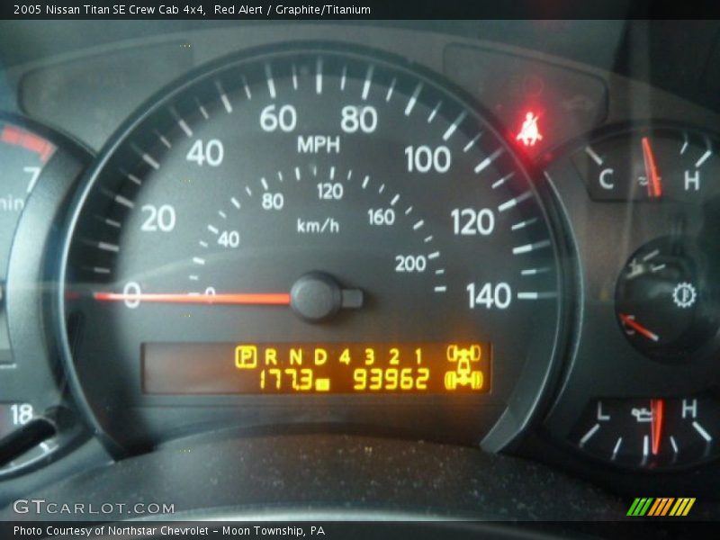 Red Alert / Graphite/Titanium 2005 Nissan Titan SE Crew Cab 4x4