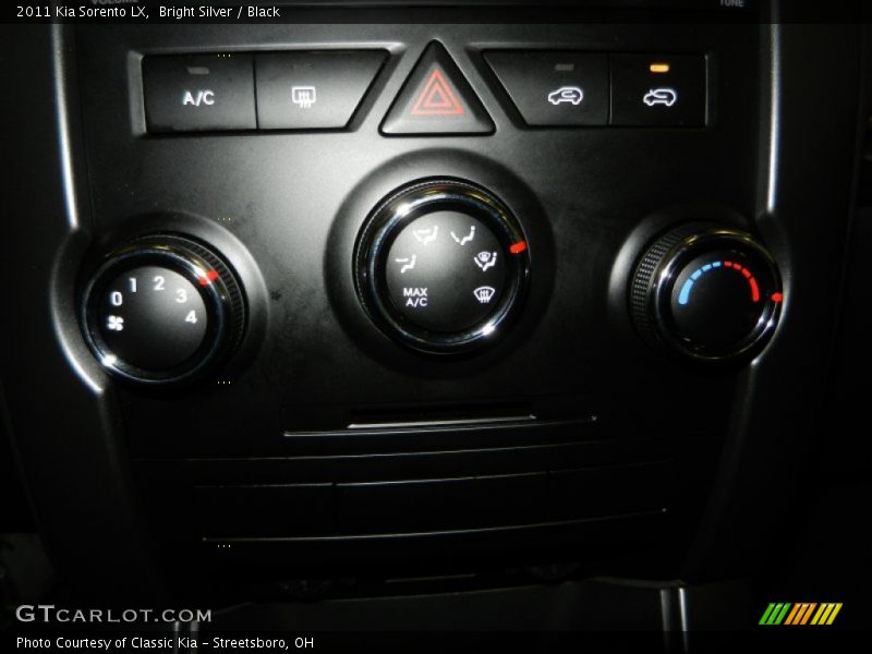 Bright Silver / Black 2011 Kia Sorento LX