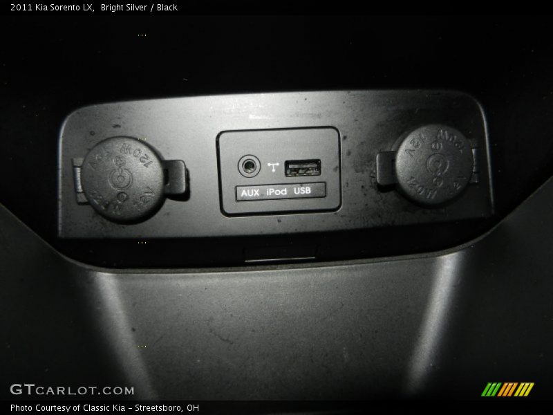 Bright Silver / Black 2011 Kia Sorento LX