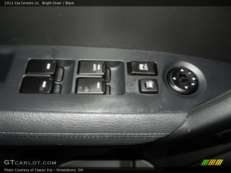Bright Silver / Black 2011 Kia Sorento LX