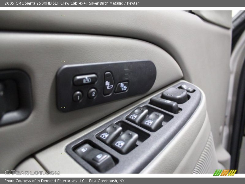 Controls of 2005 Sierra 2500HD SLT Crew Cab 4x4