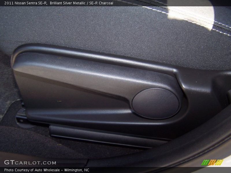 Brilliant Silver Metallic / SE-R Charcoal 2011 Nissan Sentra SE-R