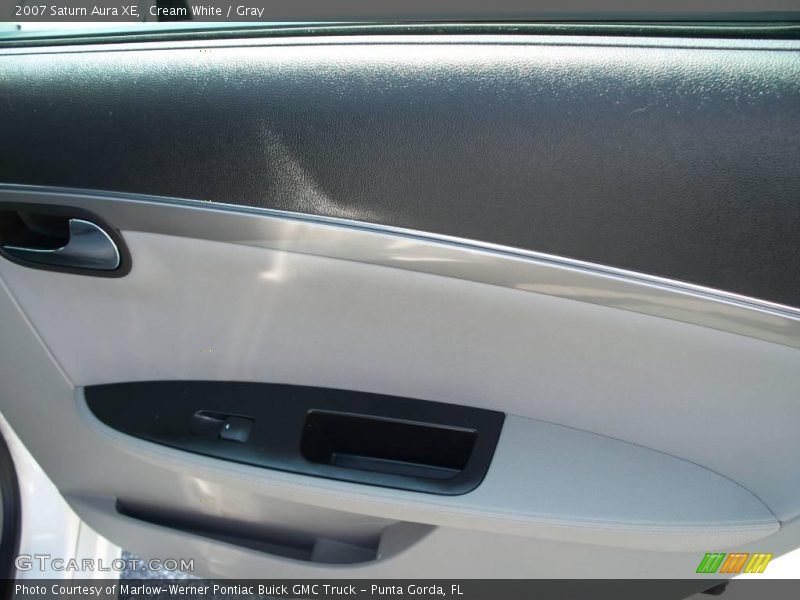 Cream White / Gray 2007 Saturn Aura XE