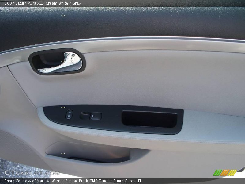 Cream White / Gray 2007 Saturn Aura XE