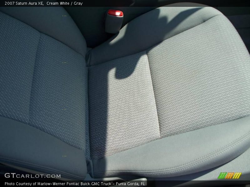 Cream White / Gray 2007 Saturn Aura XE