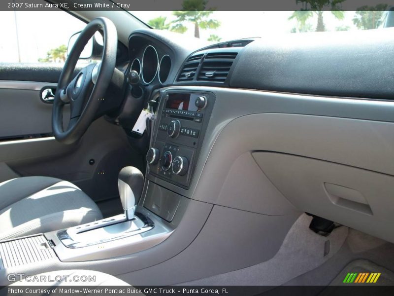 Cream White / Gray 2007 Saturn Aura XE