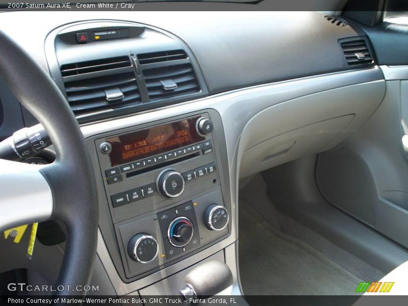 Cream White / Gray 2007 Saturn Aura XE