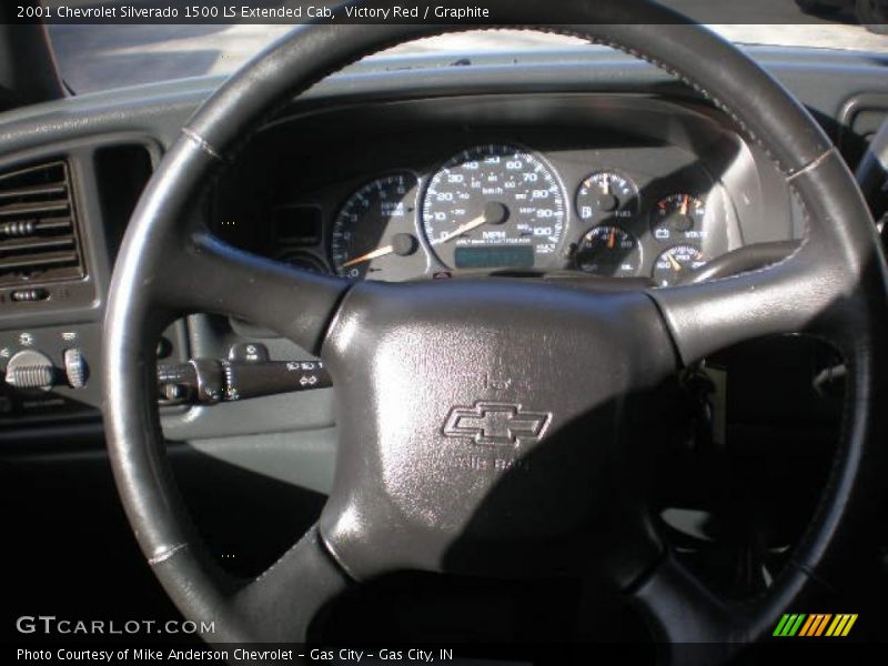 Victory Red / Graphite 2001 Chevrolet Silverado 1500 LS Extended Cab