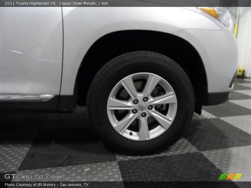 Classic Silver Metallic / Ash 2011 Toyota Highlander V6