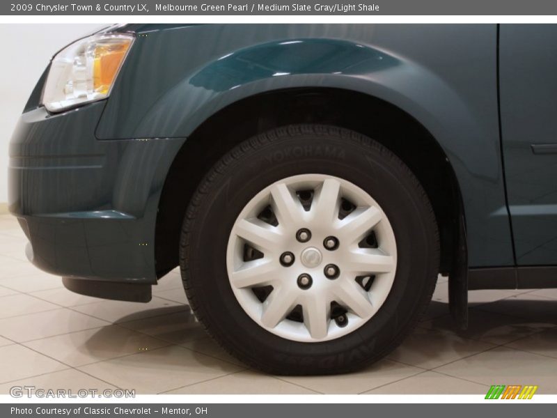 Melbourne Green Pearl / Medium Slate Gray/Light Shale 2009 Chrysler Town & Country LX