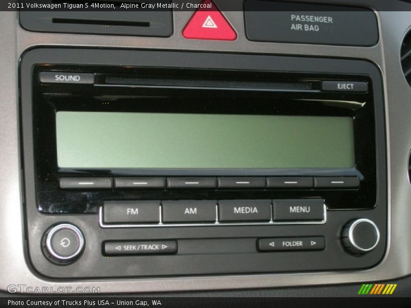 Audio System of 2011 Tiguan S 4Motion