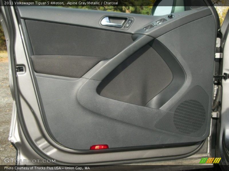Door Panel of 2011 Tiguan S 4Motion