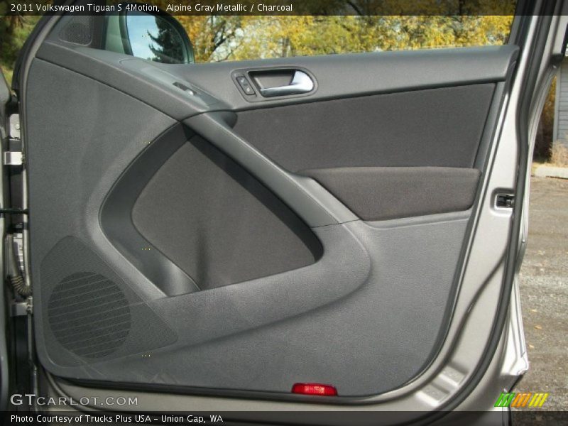 Door Panel of 2011 Tiguan S 4Motion