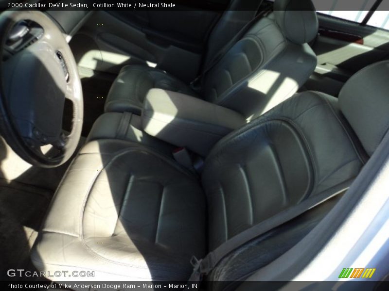 Cotillion White / Neutral Shale 2000 Cadillac DeVille Sedan