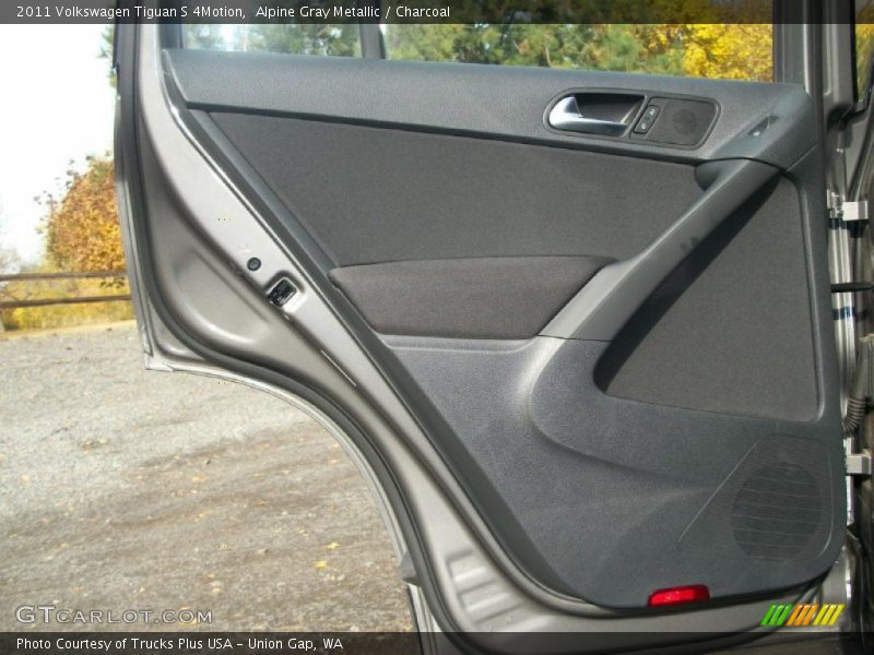 Door Panel of 2011 Tiguan S 4Motion