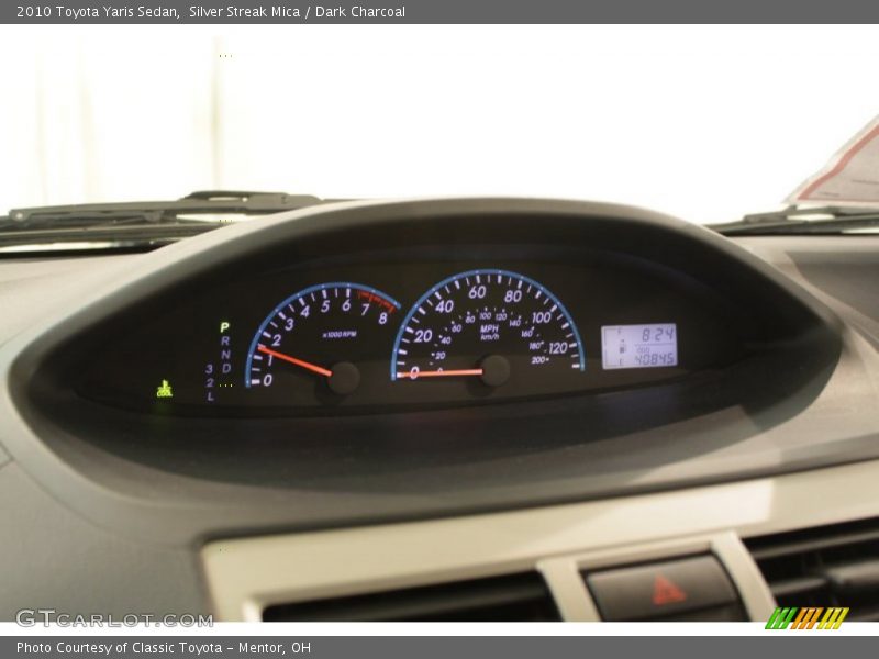 Silver Streak Mica / Dark Charcoal 2010 Toyota Yaris Sedan