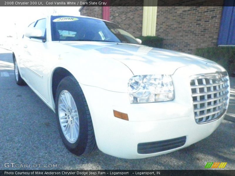 Cool Vanilla White / Dark Slate Gray 2008 Chrysler 300 LX