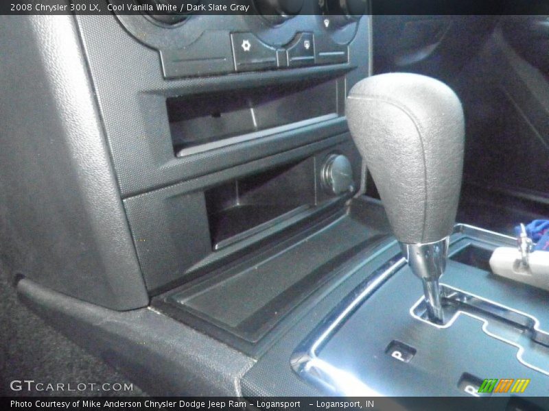 Cool Vanilla White / Dark Slate Gray 2008 Chrysler 300 LX