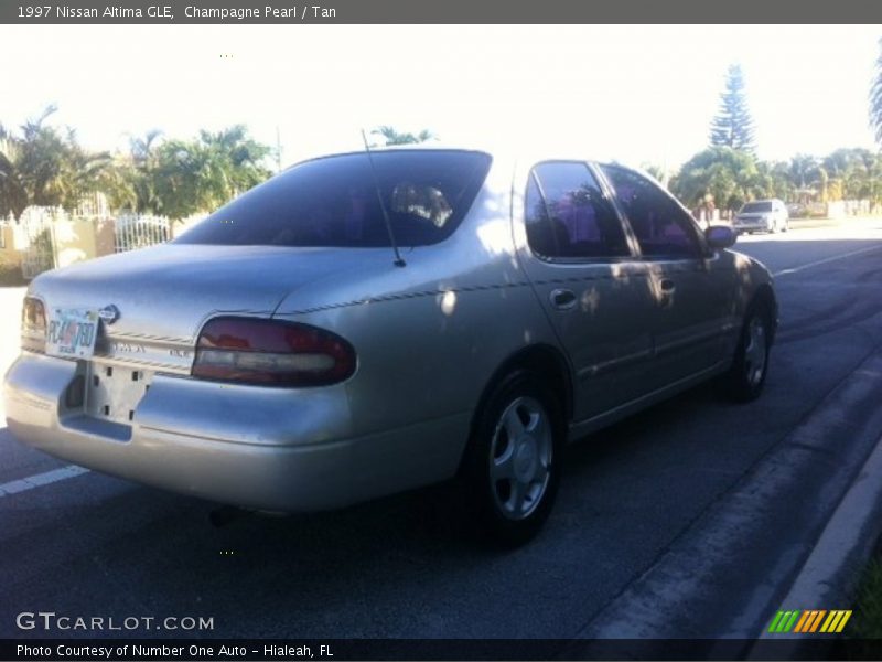 Champagne Pearl / Tan 1997 Nissan Altima GLE