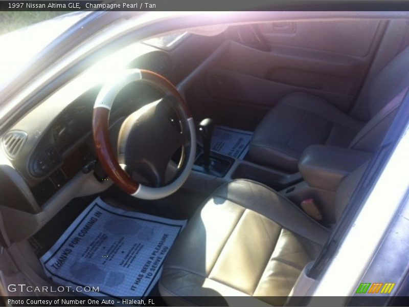 Champagne Pearl / Tan 1997 Nissan Altima GLE