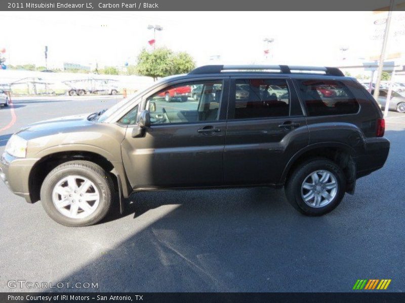 Carbon Pearl / Black 2011 Mitsubishi Endeavor LS