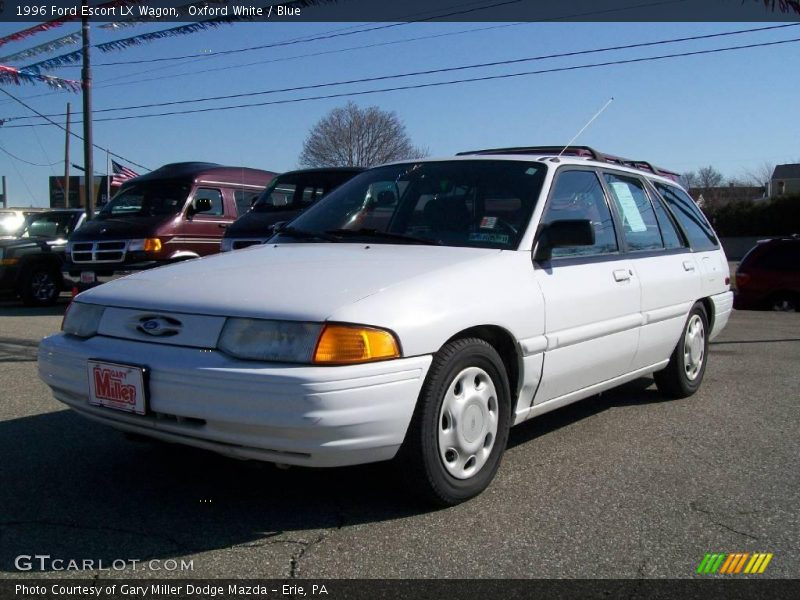 Oxford White / Blue 1996 Ford Escort LX Wagon