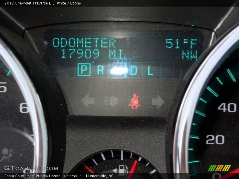 White / Ebony 2012 Chevrolet Traverse LT