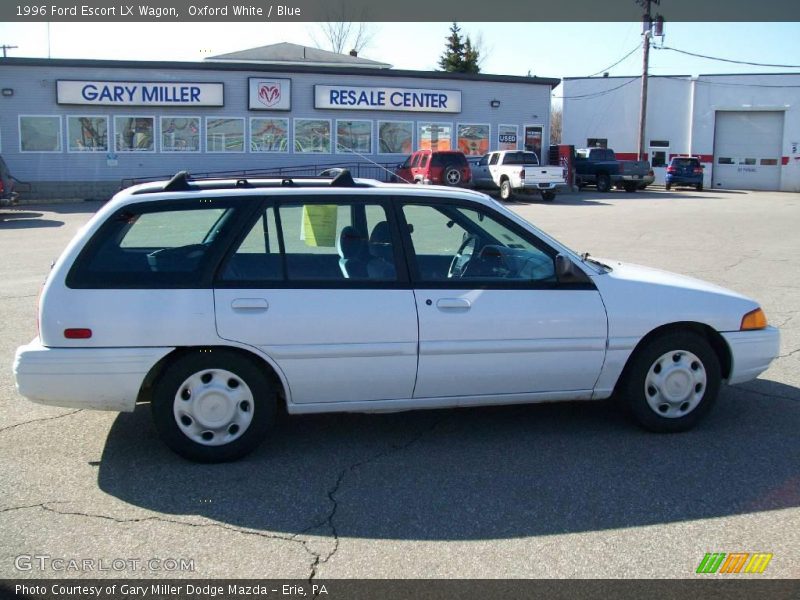 Oxford White / Blue 1996 Ford Escort LX Wagon