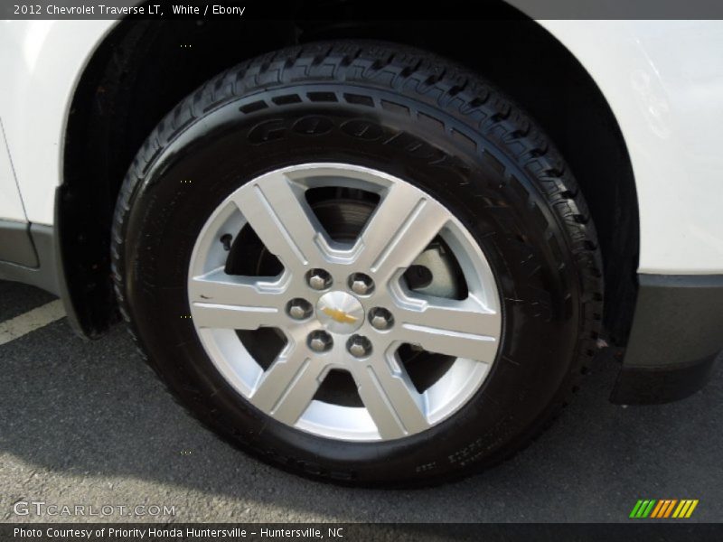 White / Ebony 2012 Chevrolet Traverse LT