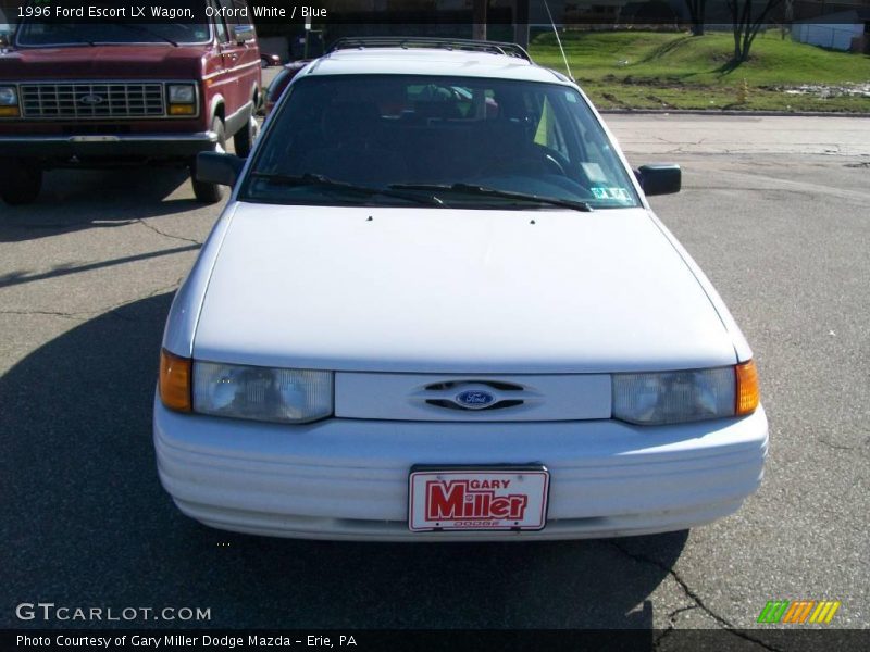 Oxford White / Blue 1996 Ford Escort LX Wagon