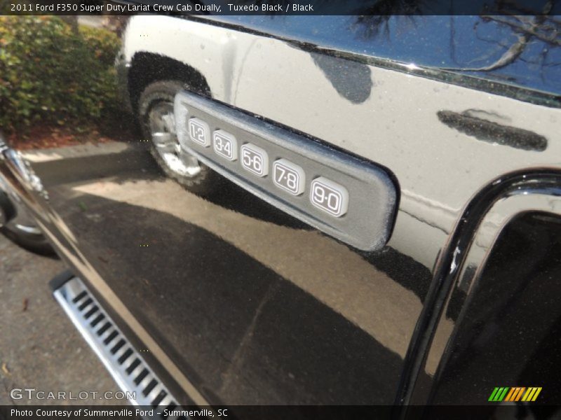 Tuxedo Black / Black 2011 Ford F350 Super Duty Lariat Crew Cab Dually