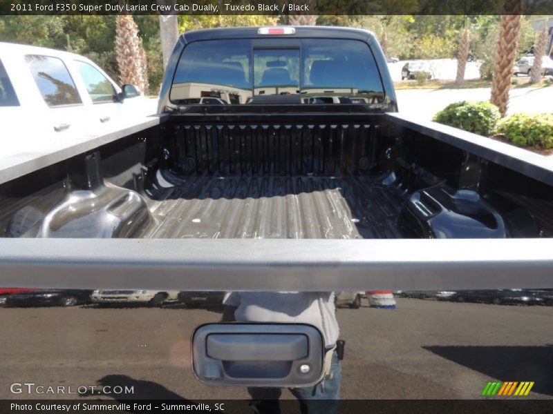 Tuxedo Black / Black 2011 Ford F350 Super Duty Lariat Crew Cab Dually