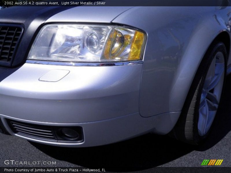 Light Silver Metallic / Silver 2002 Audi S6 4.2 quattro Avant