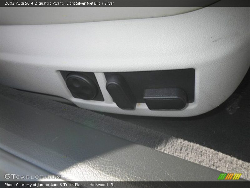 Light Silver Metallic / Silver 2002 Audi S6 4.2 quattro Avant