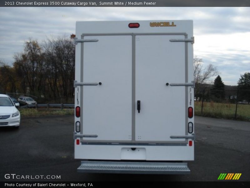 Summit White / Medium Pewter 2013 Chevrolet Express 3500 Cutaway Cargo Van