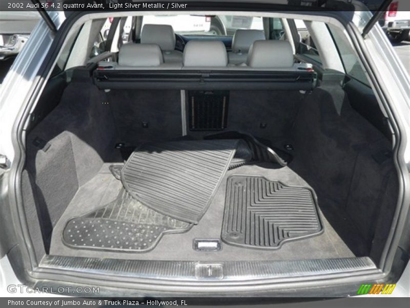  2002 S6 4.2 quattro Avant Trunk