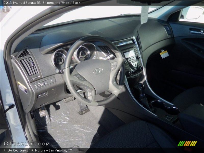 Shimmering White / Black 2013 Hyundai Sonata SE